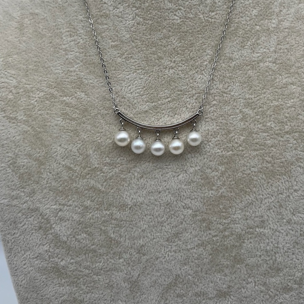 Elegant Sterling Silver Freshwater Pearl Necklace